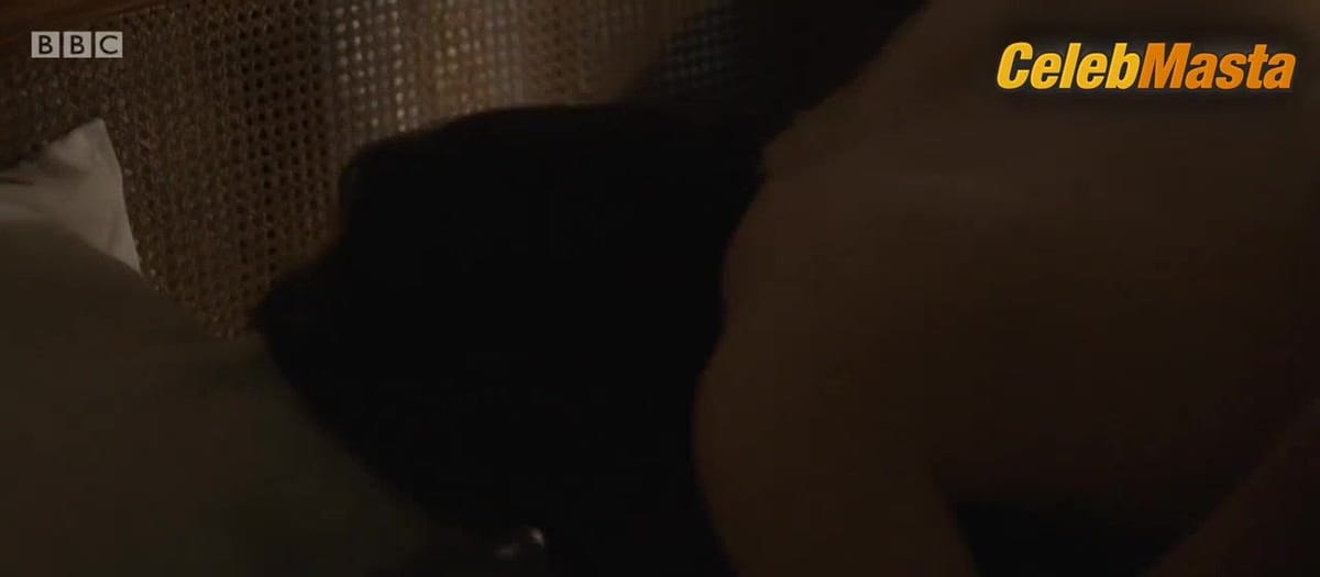 Elisabeth Moss Underwear,Tits Scene from Top Of The Lake
