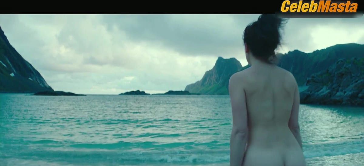 Jenny Slate Tits, Ass Scene in The Sunlit Night
