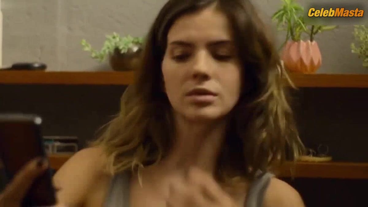 Maria Eugenia Suarez Ass, Tits Scene from Terapia Alternativa