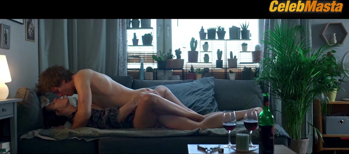 Agnieszka Grochowska Tits Scene from Unpredictable