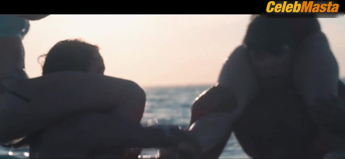 Ophelie Bau, Alexia Chardard and Lou Luttiau's Swimsuit Scene in Mektoub, My Love Canto Uno