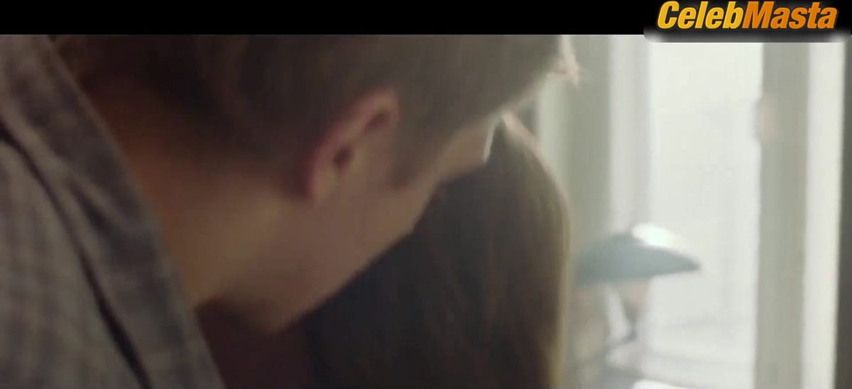 Anna Chipovskaya Sex Scene from Kto-nibud Videl Moyu Devchonku?