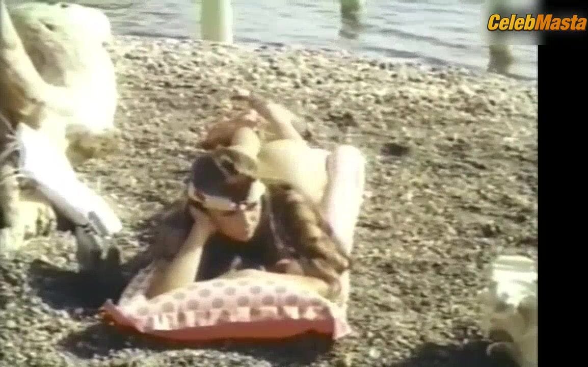 Florence Guerin's Booty and Tits Scene from Venus