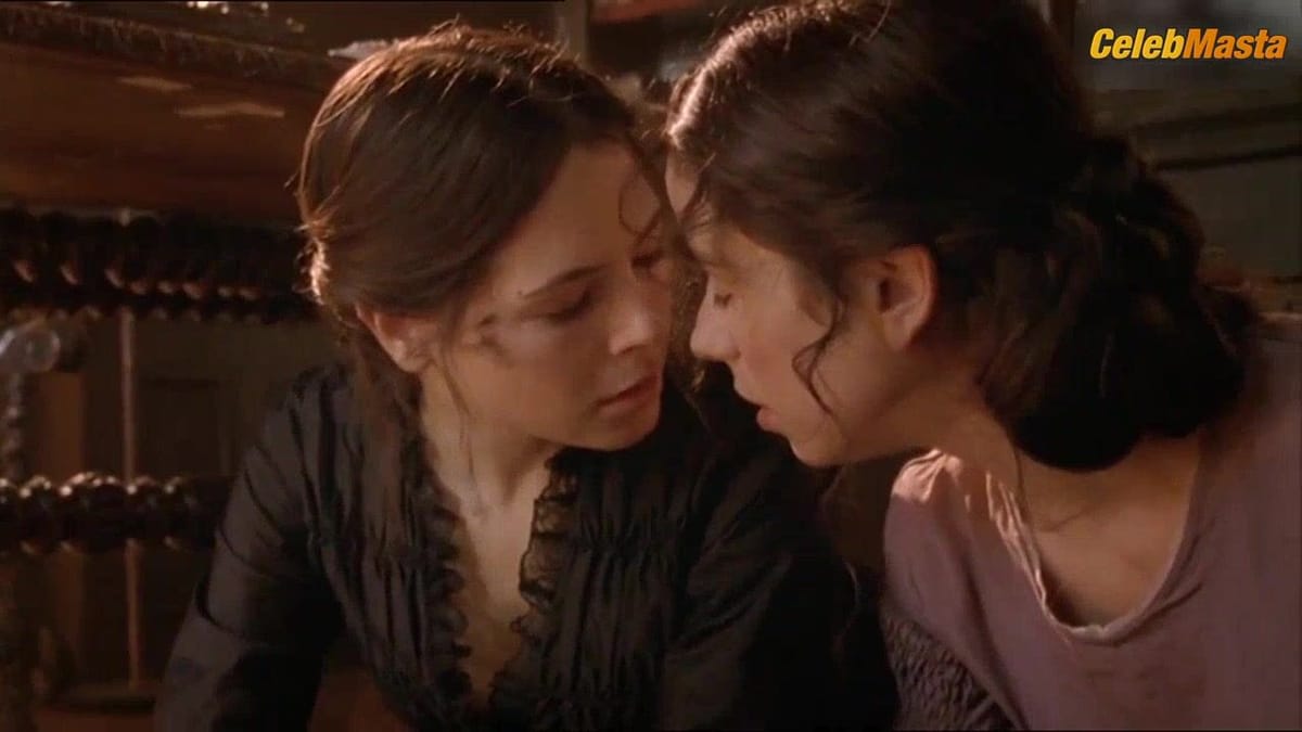 Sally Hawkins and Elaine Cassidy Lesbian Scene in Fingersmith Movie