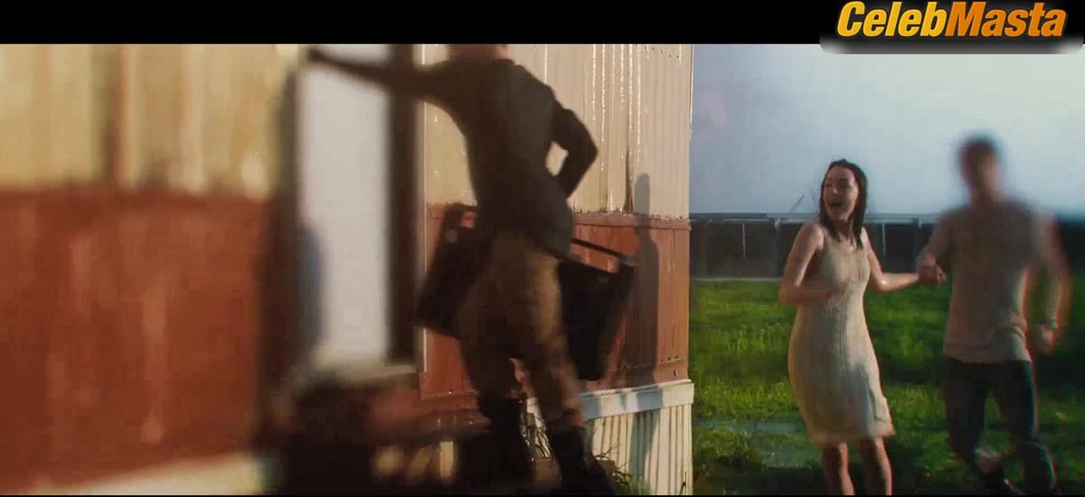 Saoirse Ronan's Sexy Scene in The Host