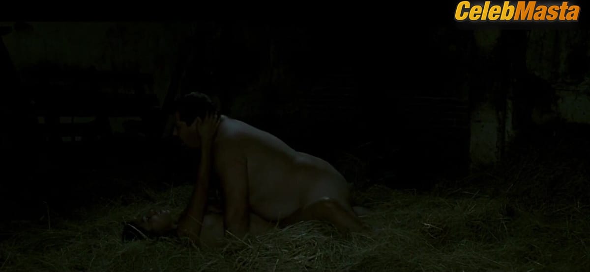Hafsia Herzi Boobs Scene in Le Roi De Levasion