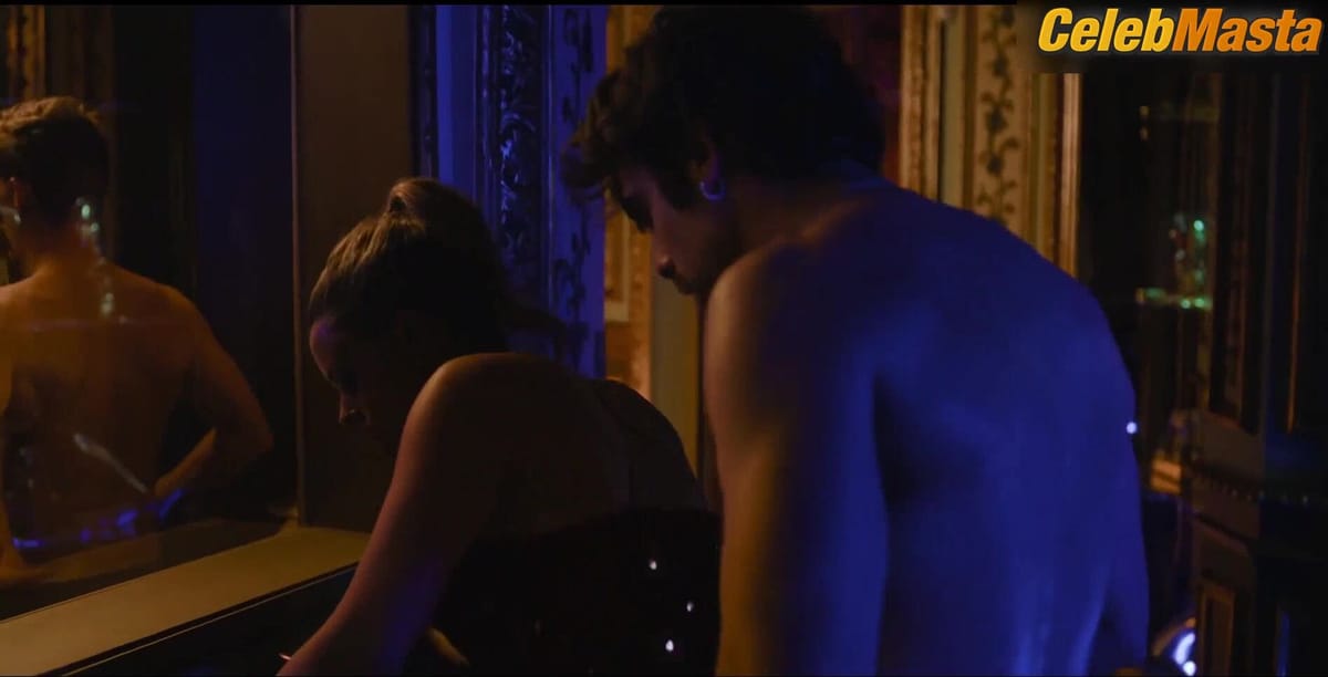Alba Planas, Maria de Nati, Adriana Torrebejano and Unknown Steamy Scene in A Que Estas Esperando?