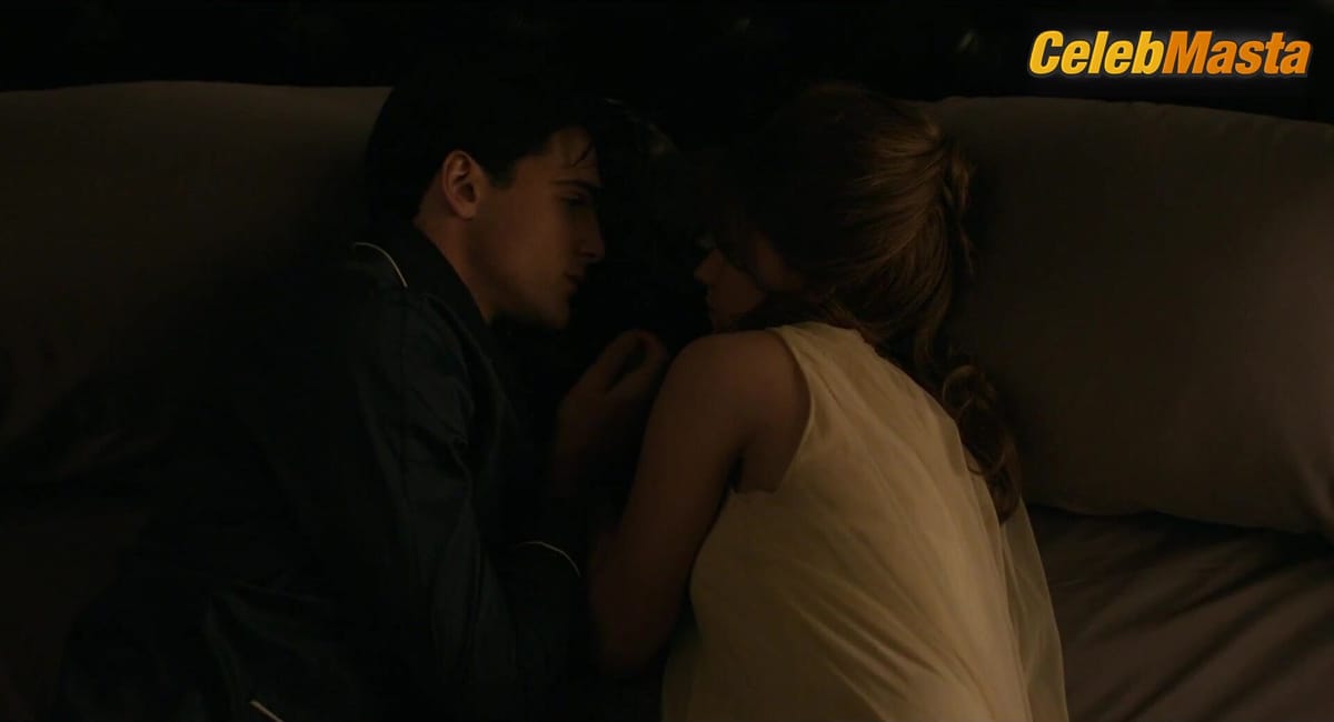 Cailee Spaeny's Sex Scene in Priscilla