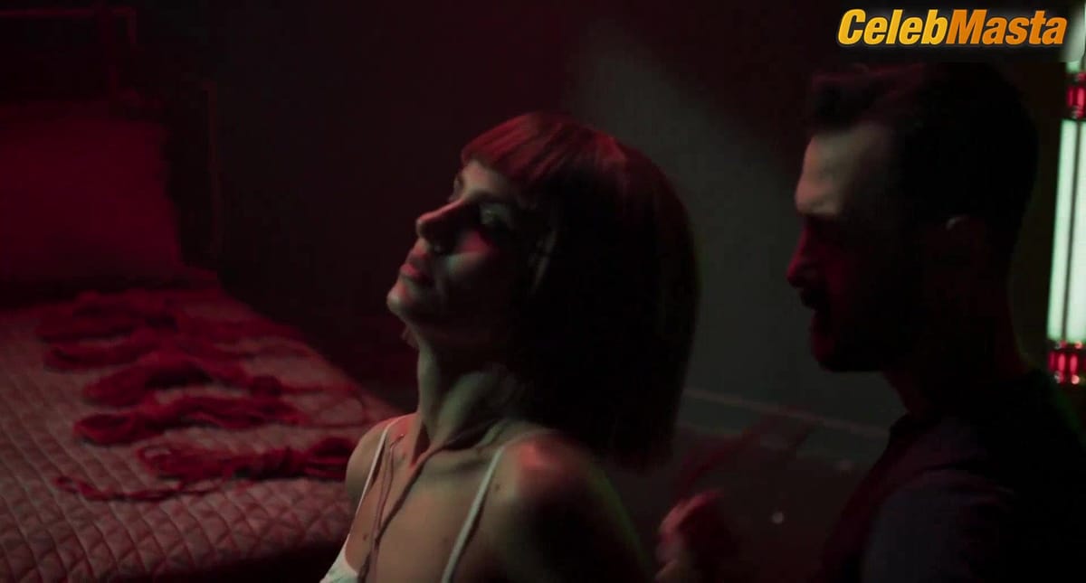 Camila Queiroz Alluring Scene in Verdades Secretas