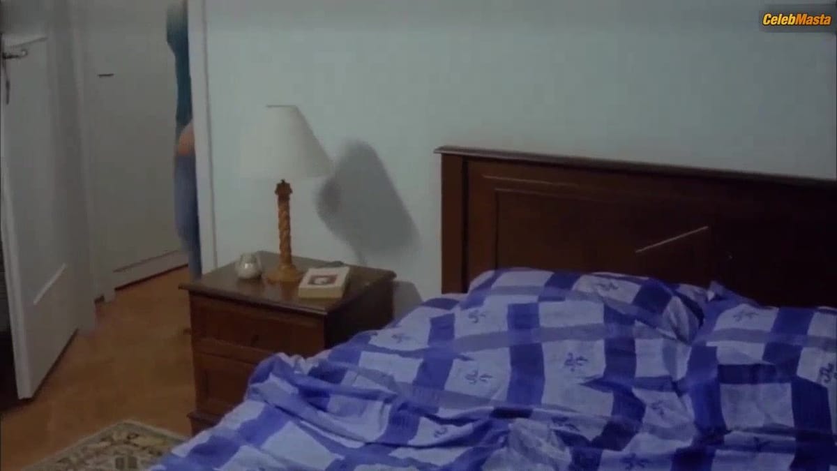 Beren Saat Tits Scene from Gecenin Kanatlari