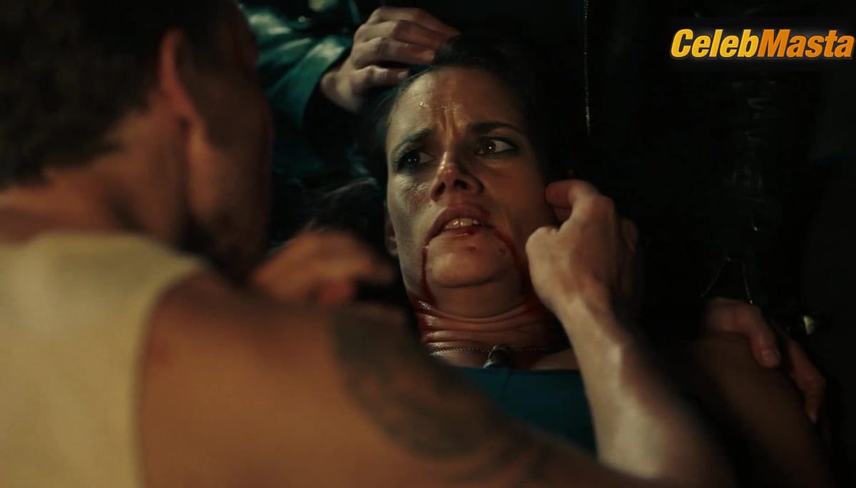 Missy Peregrym's Tits Scene from Van Helsing