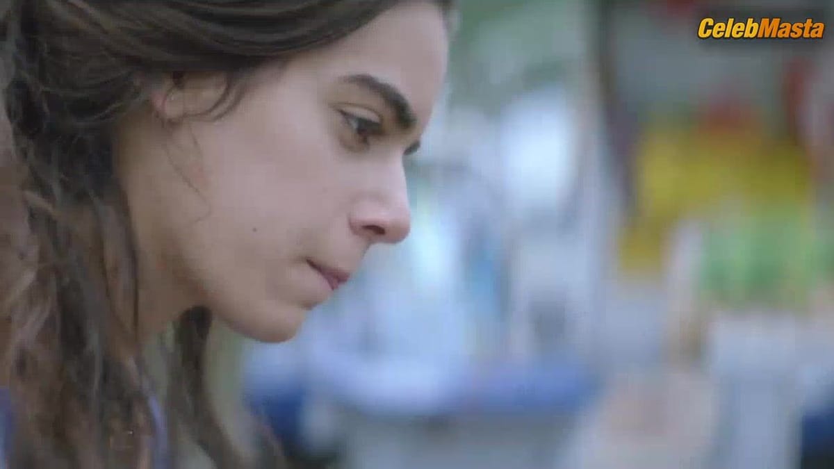 Bruna Marquezine Booty and Tits Scene in Vou Nadar Ate Voce