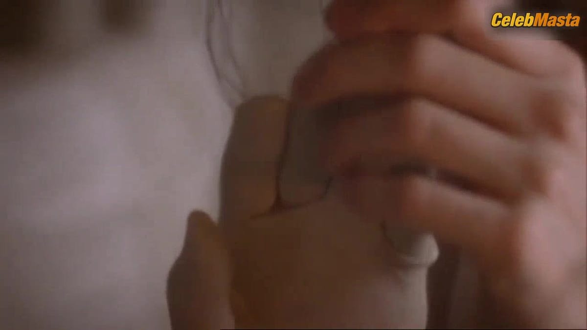 Sally Hawkins and Elaine Cassidy's Lesbian Scene in Fingersmith