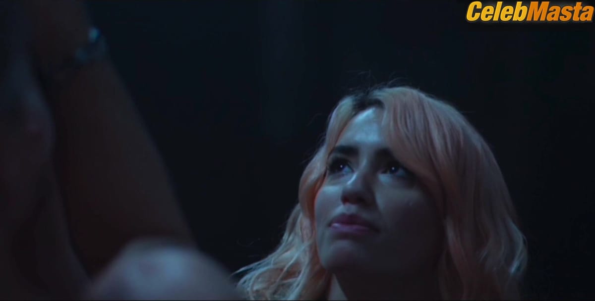 Lali Esposito and Camila Romagnolo's Boobs in a Lesbian Scene, The End Of Love