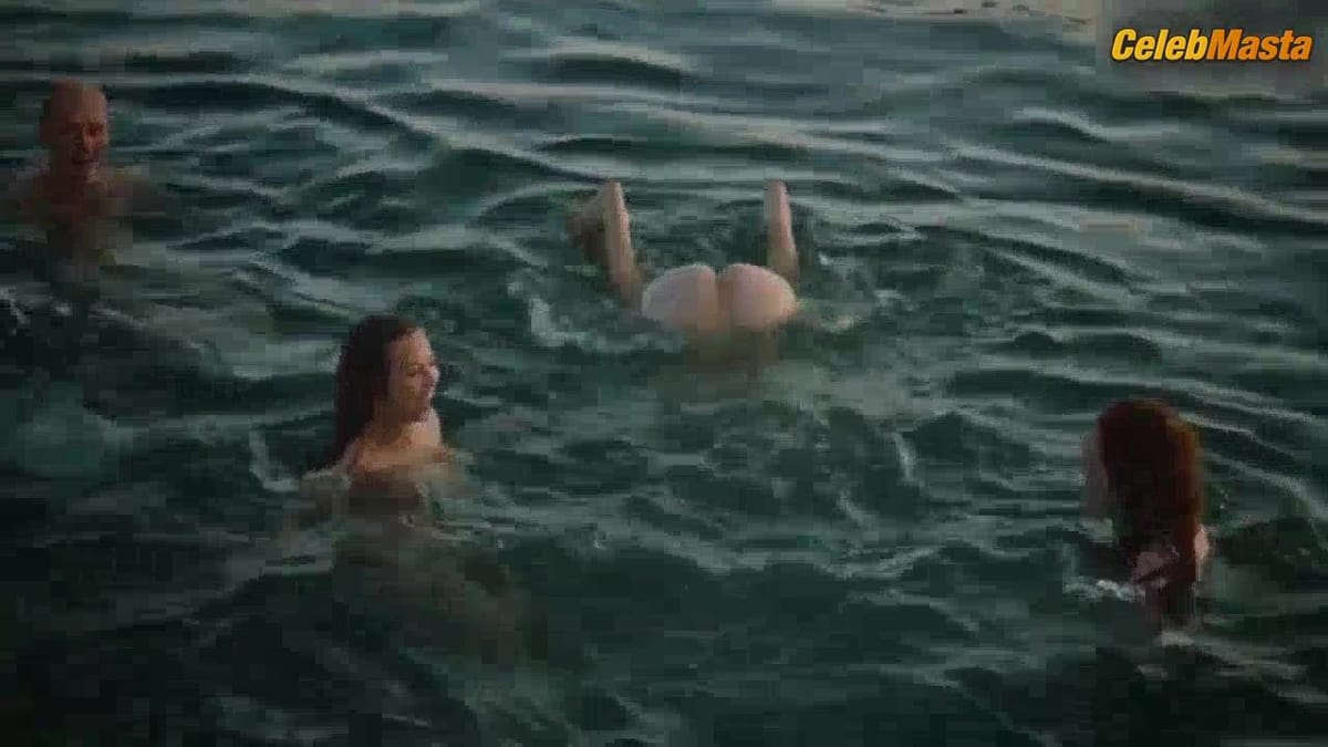 Renate Reinsve Bares Butt, Breasts Scene in Hvite Gutter