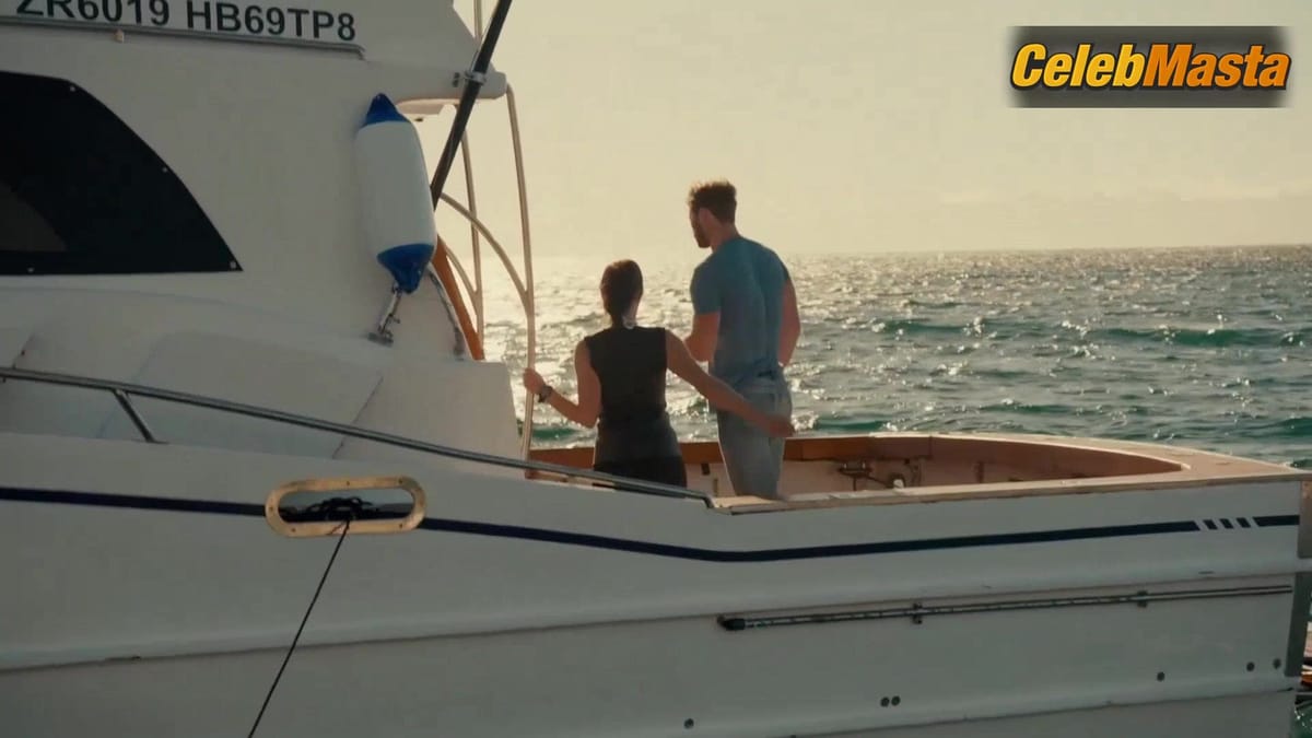 Erica Cerra's Tits Scene from Asesino De Tiburones