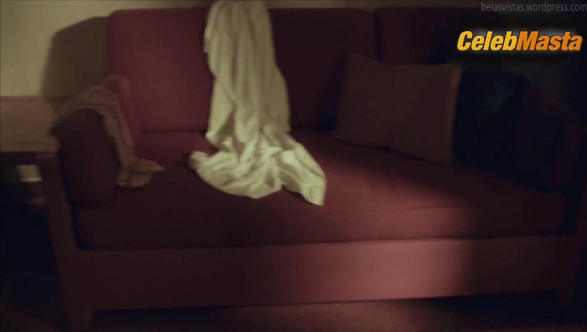 Jessica Athayde's Sexy Scene from Hotel Amor