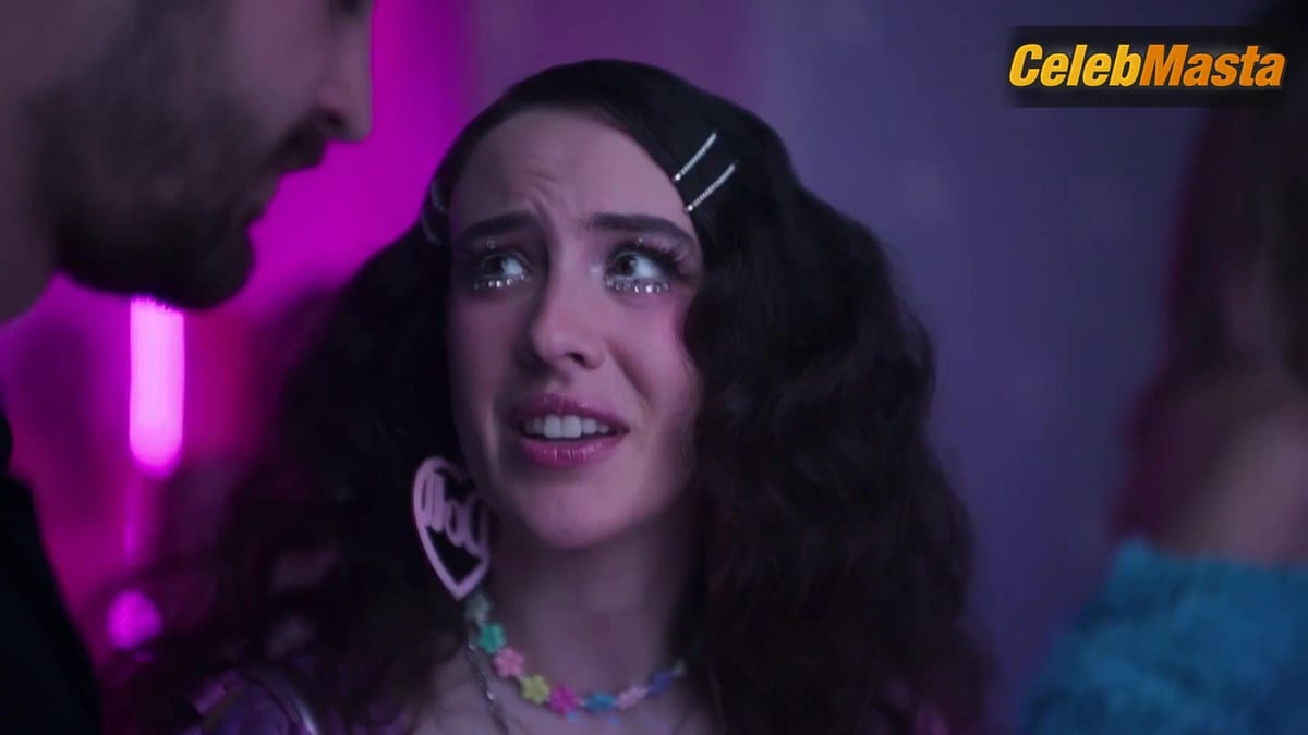 Elizaveta Shakira, Erika Bulataya, Sofya Gershevich and Anastasiya Reznik Sex Scene from Razocharovannye