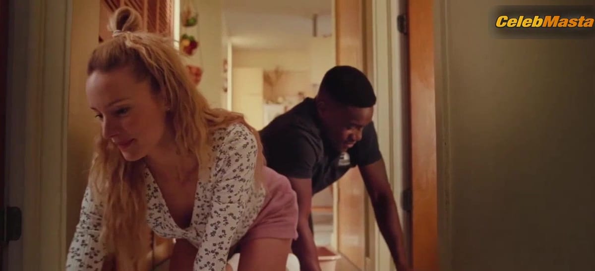 Karine Gonthier-Hyndman and Laurence Leboeuf Boobs Scene in Two Women