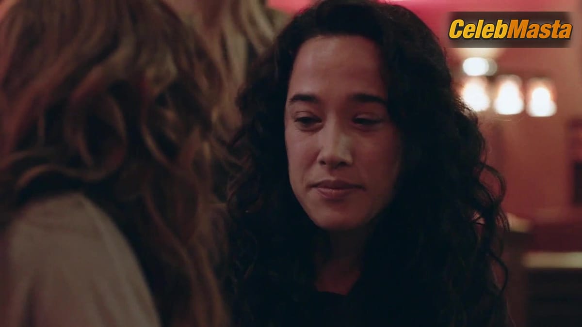 Laurence Leboeuf and Mylene Dinh-Robic's Lesbian Sex Scene in 19-2