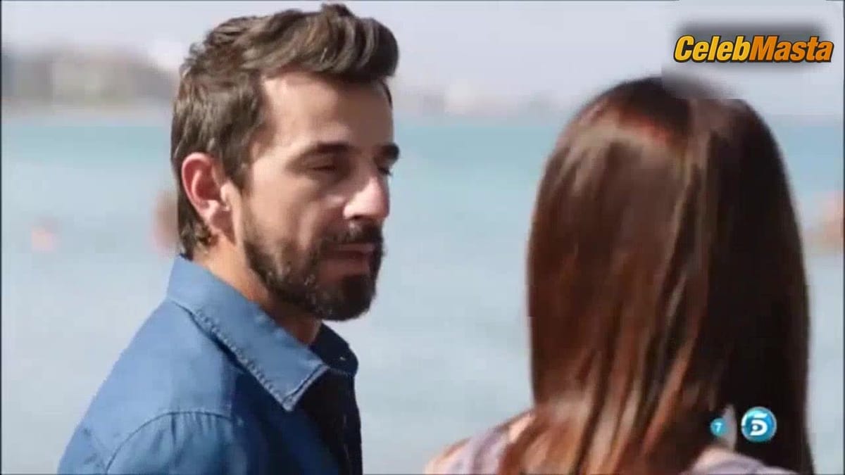 Dafne Fernandez's Underwear Scene in Chiringuito De Pepe