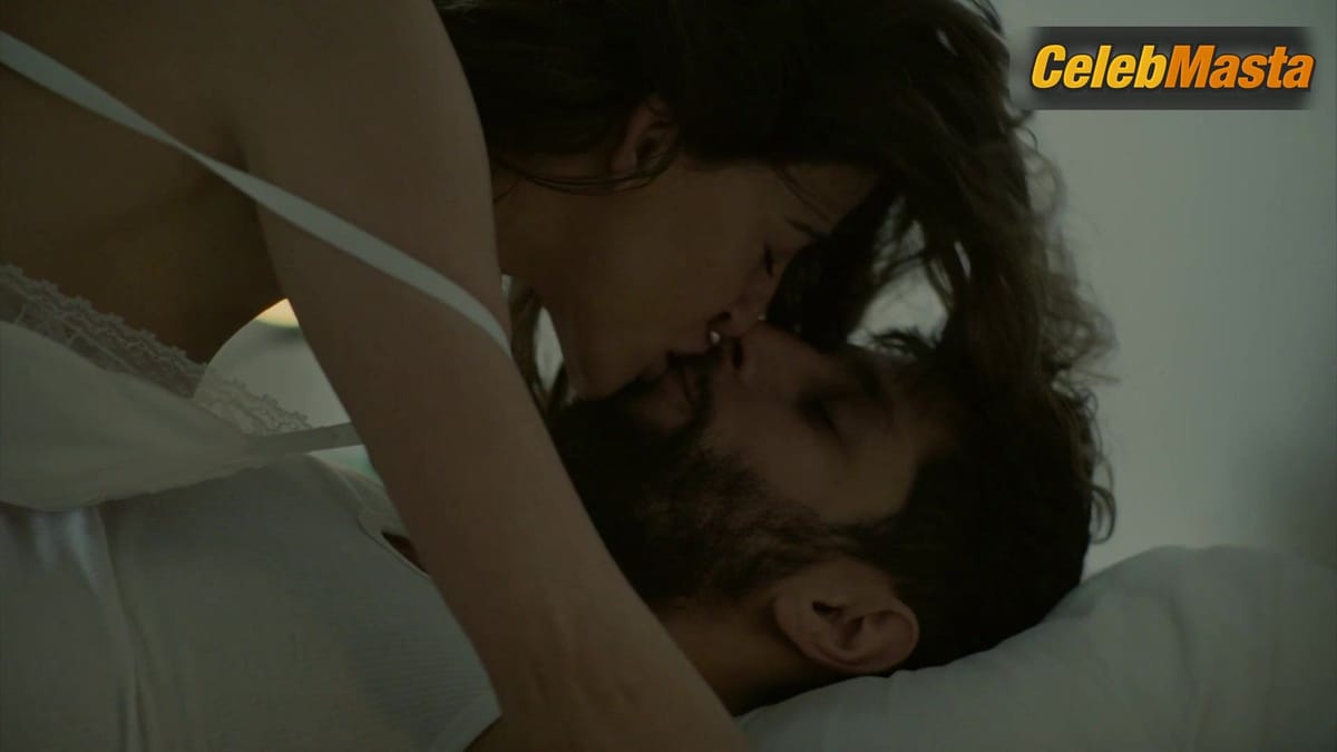 Rona-Lee Shim'on Flaunts Underwear Scene in Fauda