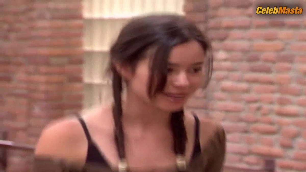 Dafne Fernandez Tits Scene from Un Paso adelante
