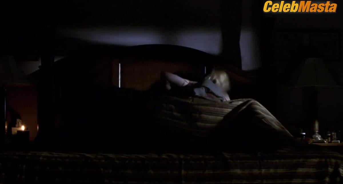 Lisa Kudrow's Sexy Scene in Lucky Numbers
