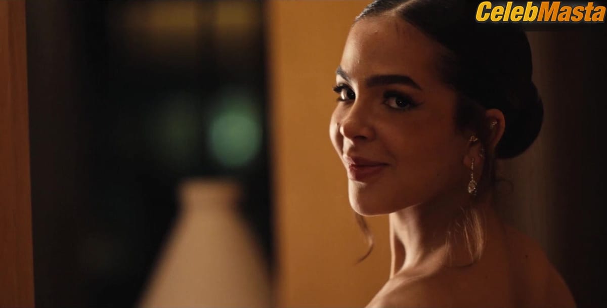 Mel Maia Flaunts Sexy Scene in Os Donos Do Jogo
