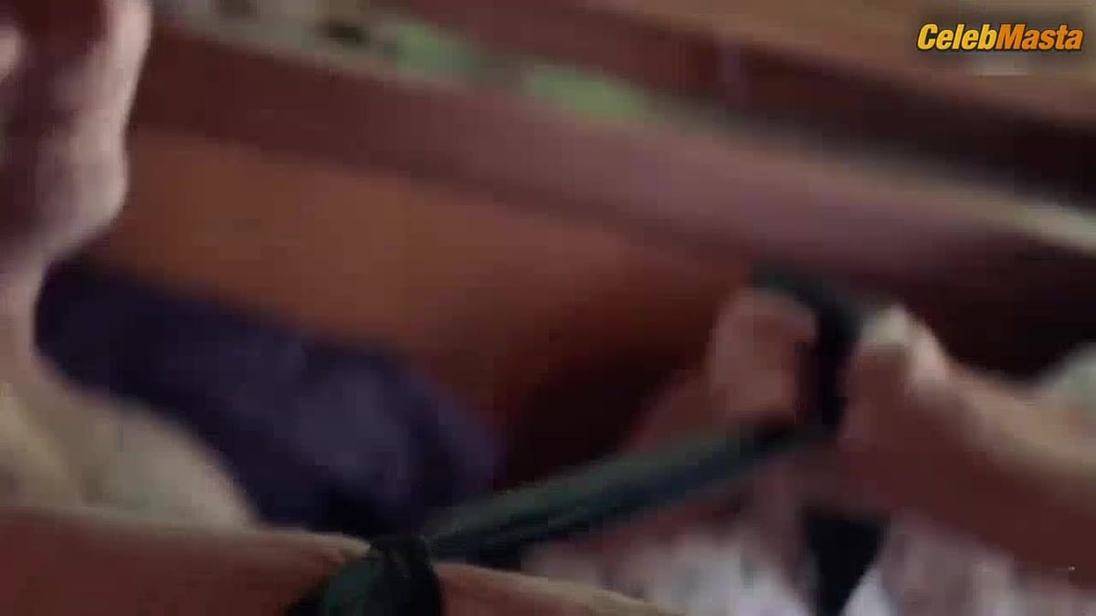 Linda Hardy's Sexy Scene from Demain Nous Appartient
