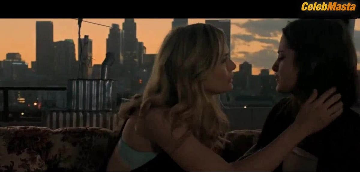 Sonja Kinski and Rachel Blanchard Lesbian Sex Scene from Dark Hearts
