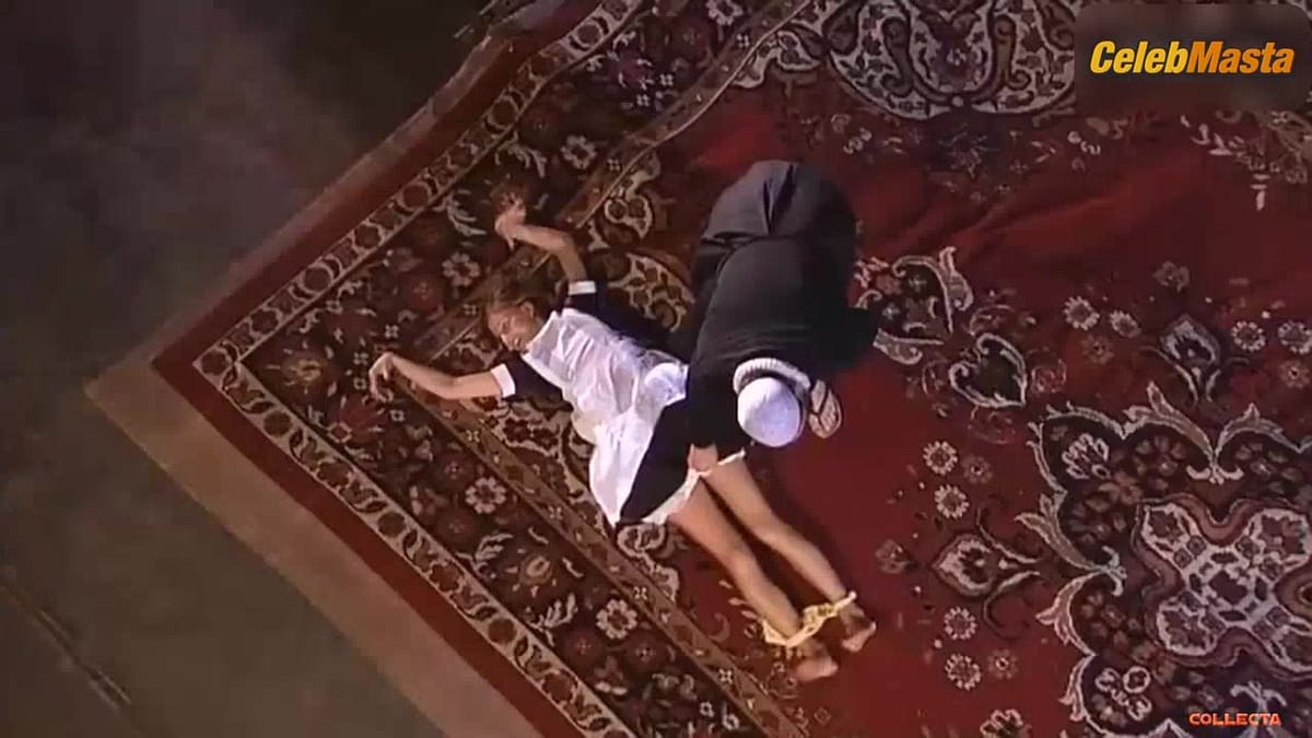 Katja Herbers Bush Scene in Das Leben Ein Traum