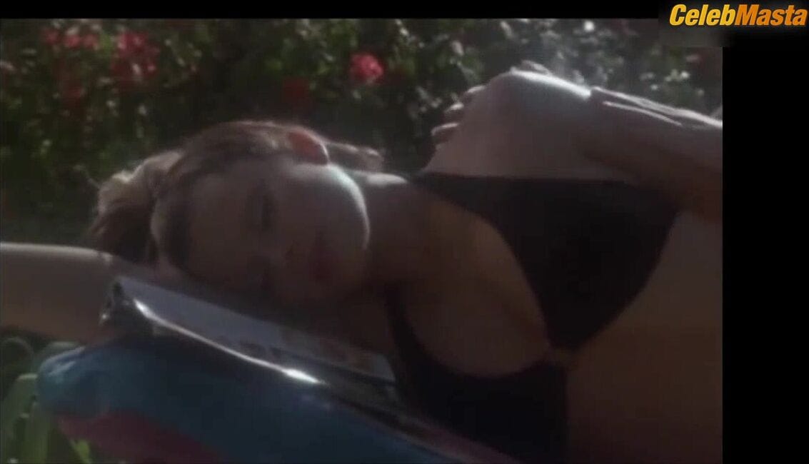 Yasmine Bleeth Booty, Tits Scene from It Came From The Sky