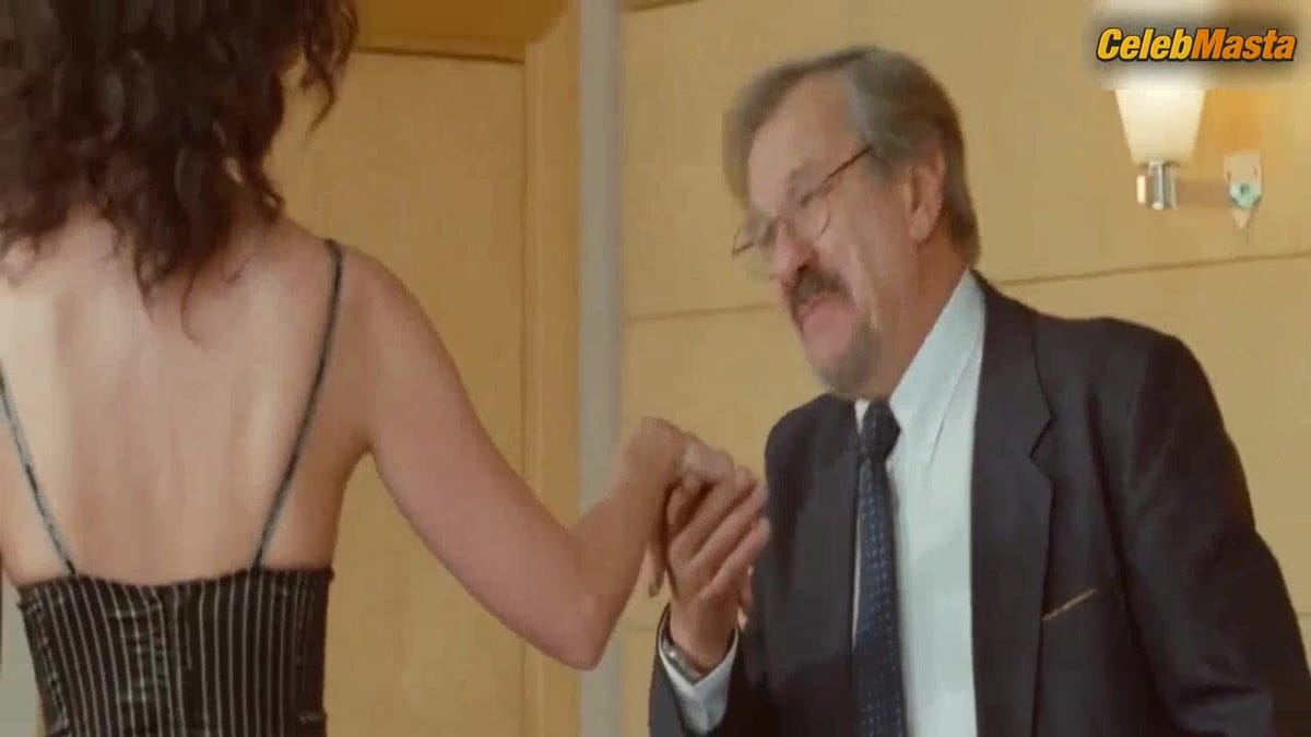 Linda Hardy Underwear Scene from Tu Peux Garder Un Secret?