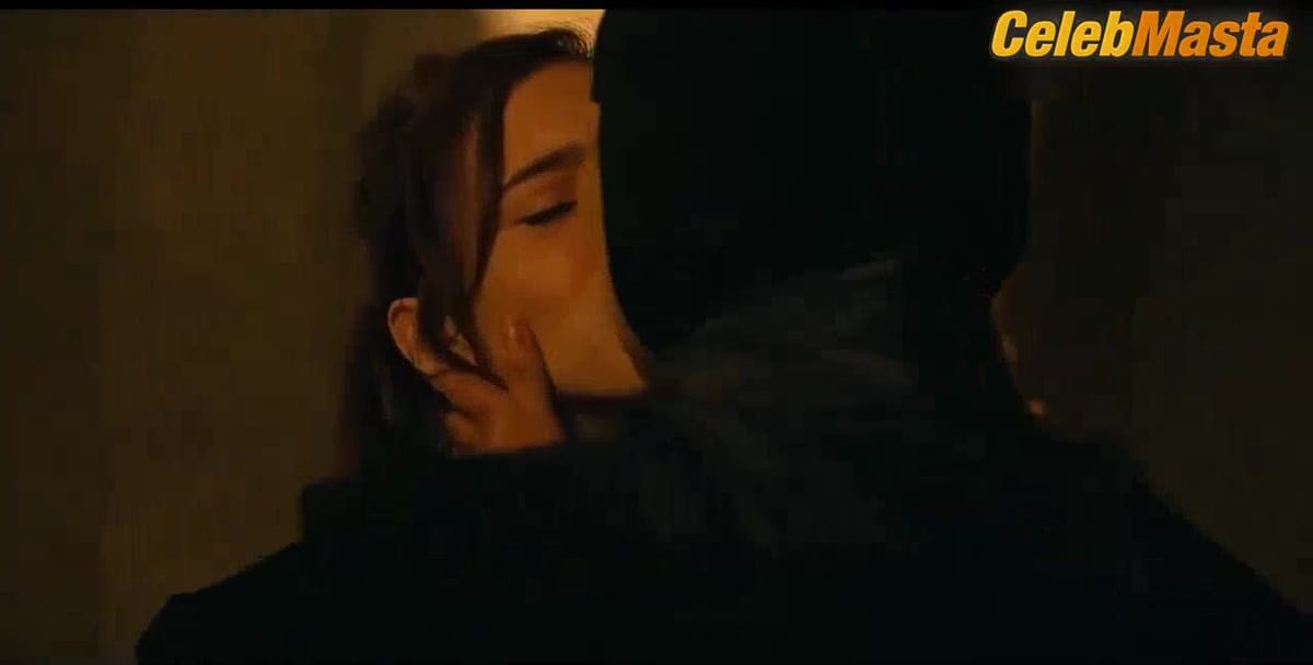 Alba Baptista and Kristina Tonteri-Young's Lesbian Scene in Warrior Nun