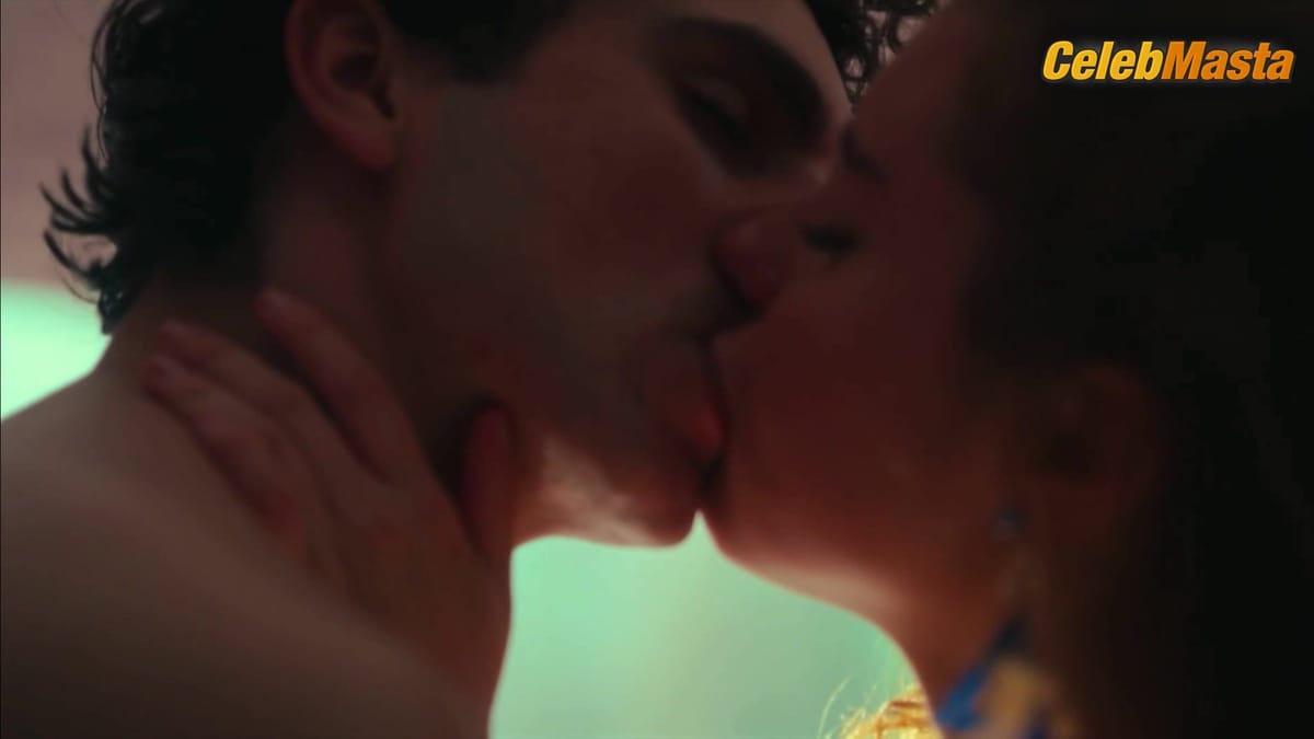 Francisca Estevez's Underwear Scene in Los Billis