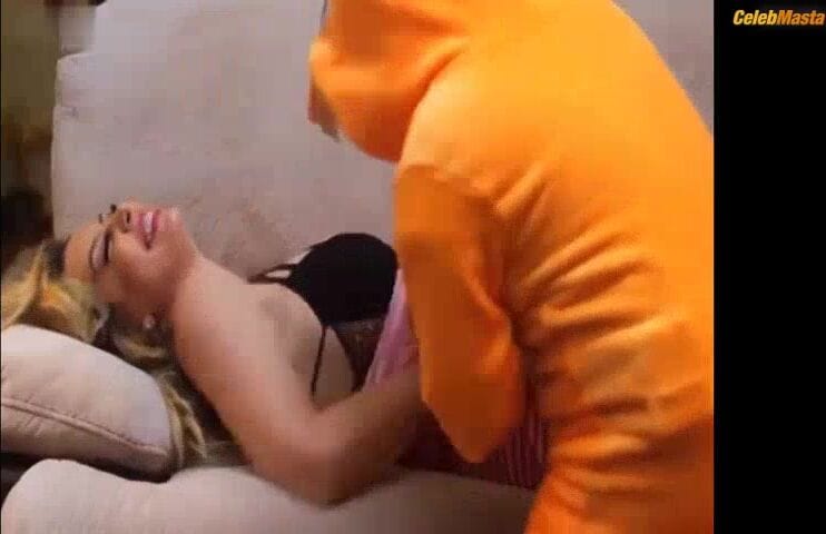 Isabel Madow's Underwear Scene in El Vecindario 4