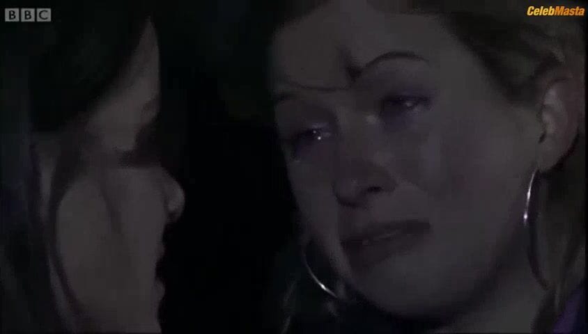 Michelle Ryan's Lesbian Scene from Eastenders