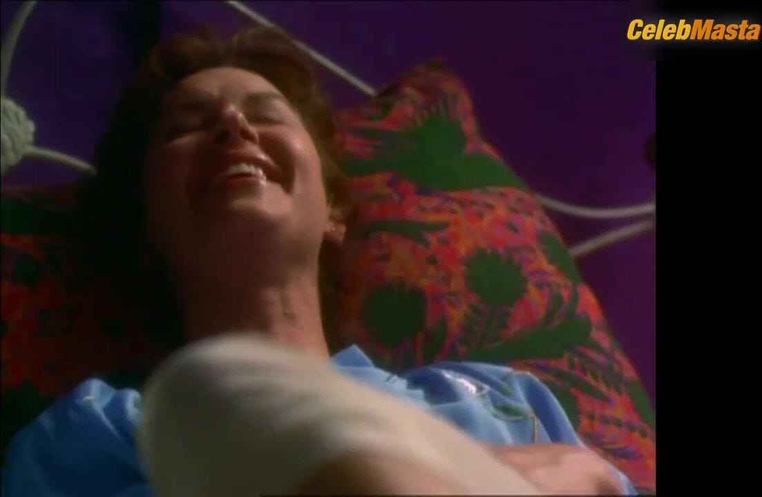Karyn Dwyer and Christina Cox Lesbian, Tits Scene from Better Than Chocolate