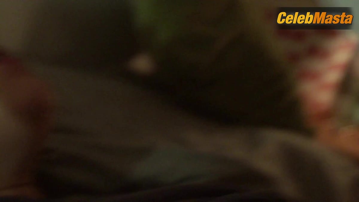 Ariane Labed and Isabella Laughland's Lesbian Scene in Trigonometry