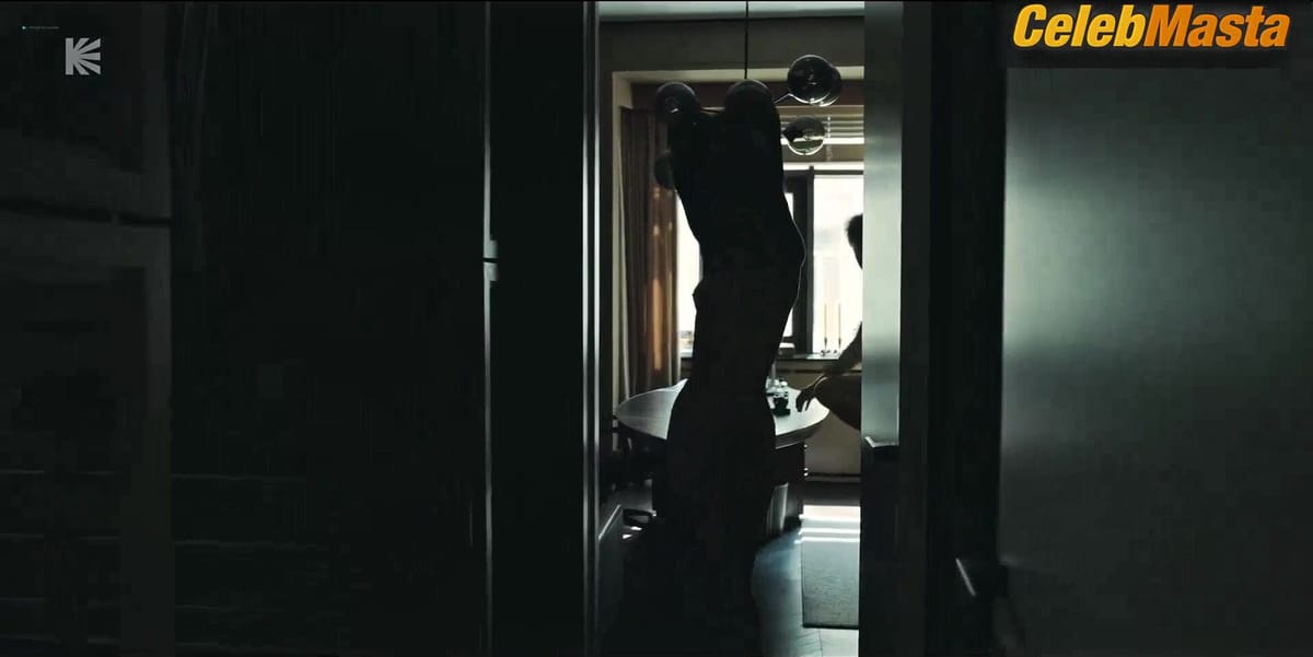 Sofya Arzhanykh and Anna Zavtur's Sex Scene in Tsikady
