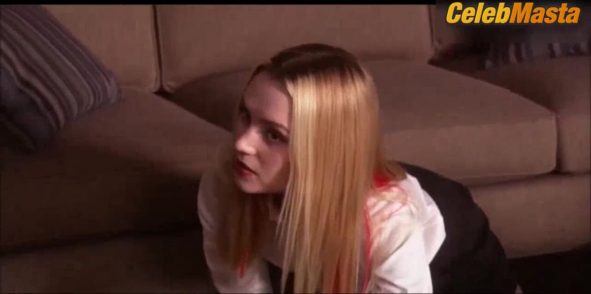 Rachel Miner Bares Underwear Scene in Californication