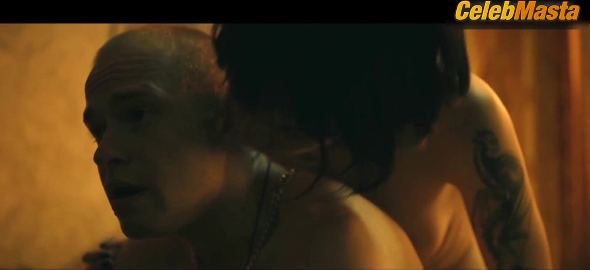 Anna Zavtur's Butt, Breasts Scene in Daring