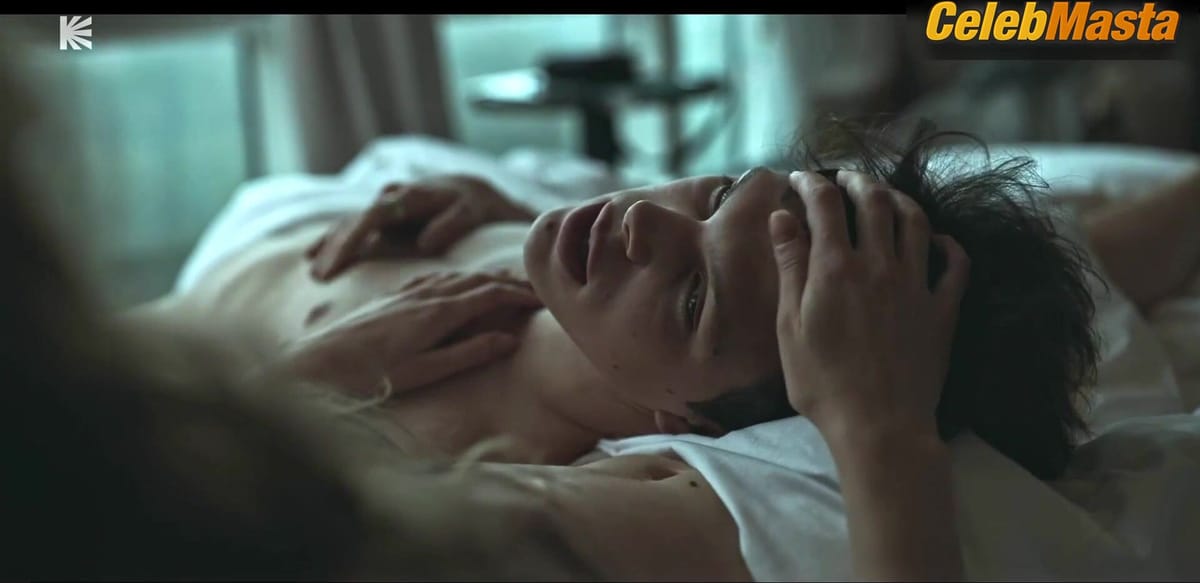 Anna Zavtur Bares Booty, Boobs in Cicadas Scene