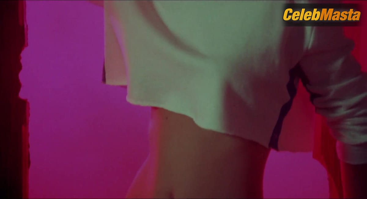 Kelly LeBrock's Underwear Scene in Weird Science
