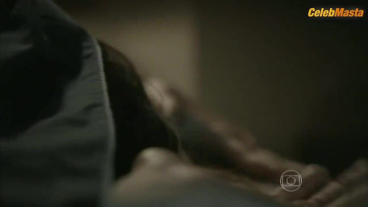 Paolla Oliveira and Maria Fernanda Candido's Tits, Underwear Scene in Felizes Para Sempre?