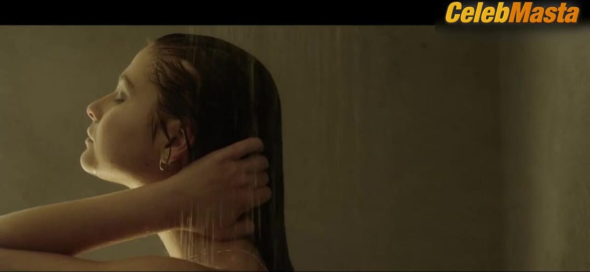 Stefanie Scott's Sexy Scene from I.t.