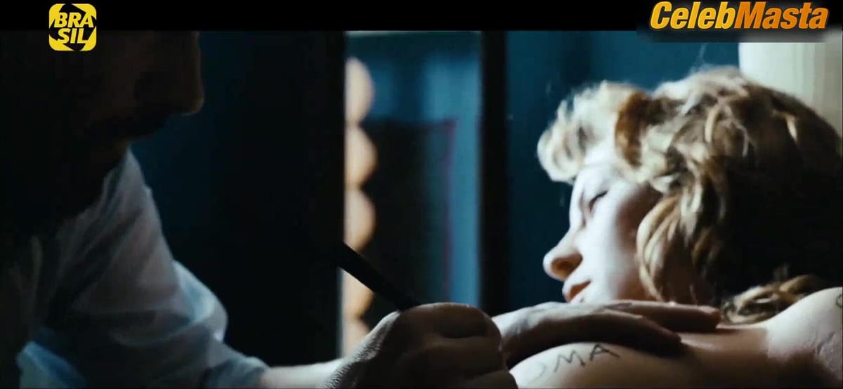 Paolla Oliveira's Booty, Tits Scene in Budapeste