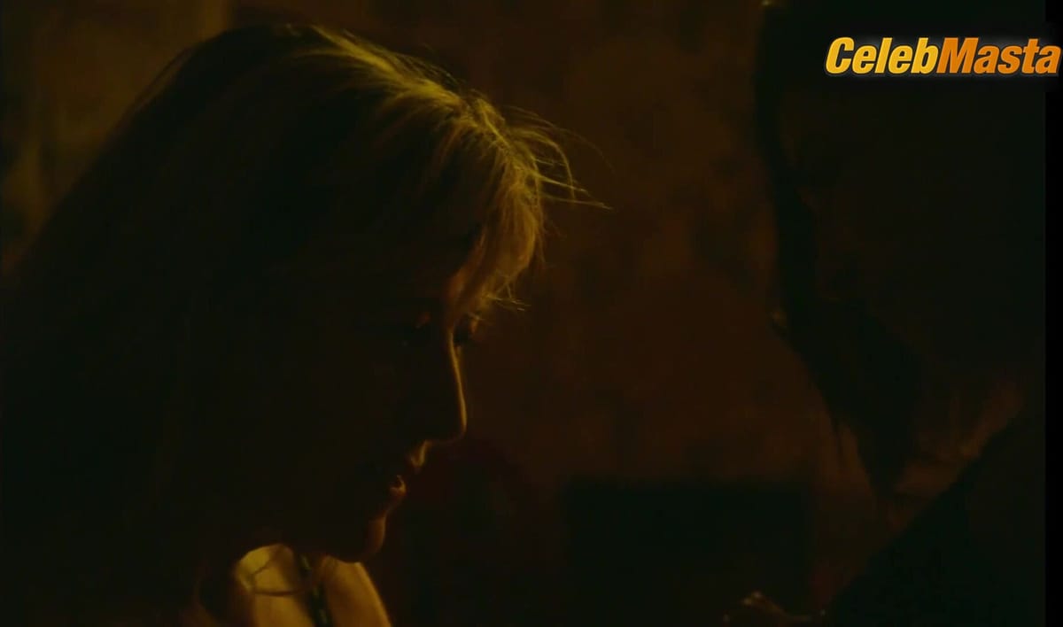 Valeria Bruni Tedeschi and Lubna Azabal's Lesbian Sex Scene in Somewhere In Love