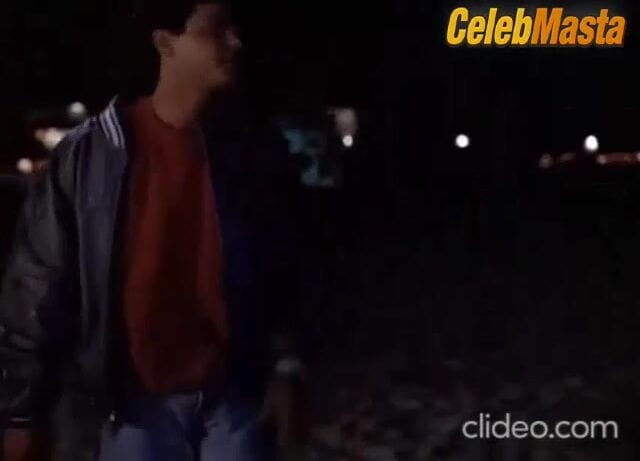 Jennie Garth's Sexy Scene in Beverly Hills, 90210